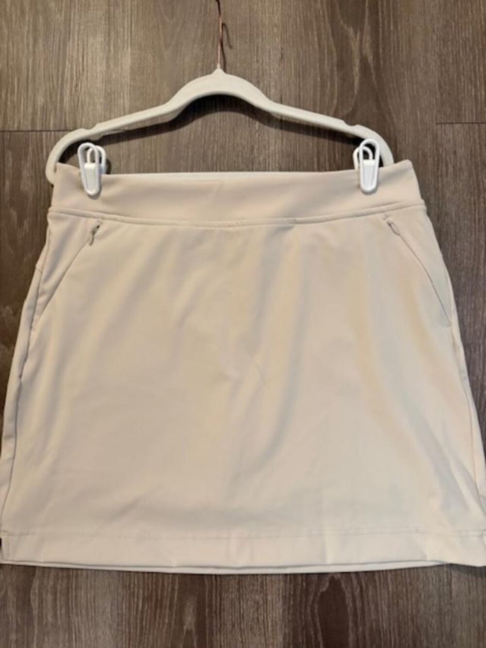 Women's 32 Degree Cool Skort Size Medium Beige Tan Pockets Sport Casual
